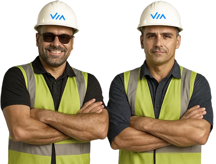 Equipo profesional de construcción de VIA Solution listo para tu proyecto