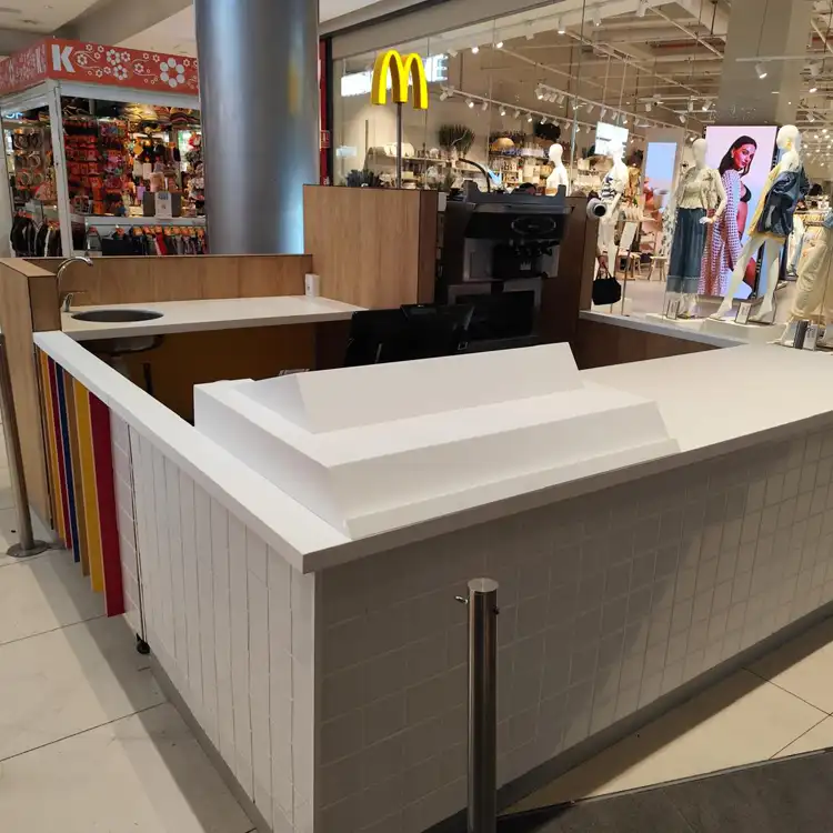 mc-donalds-ejecucion-isla-postres-via-solution